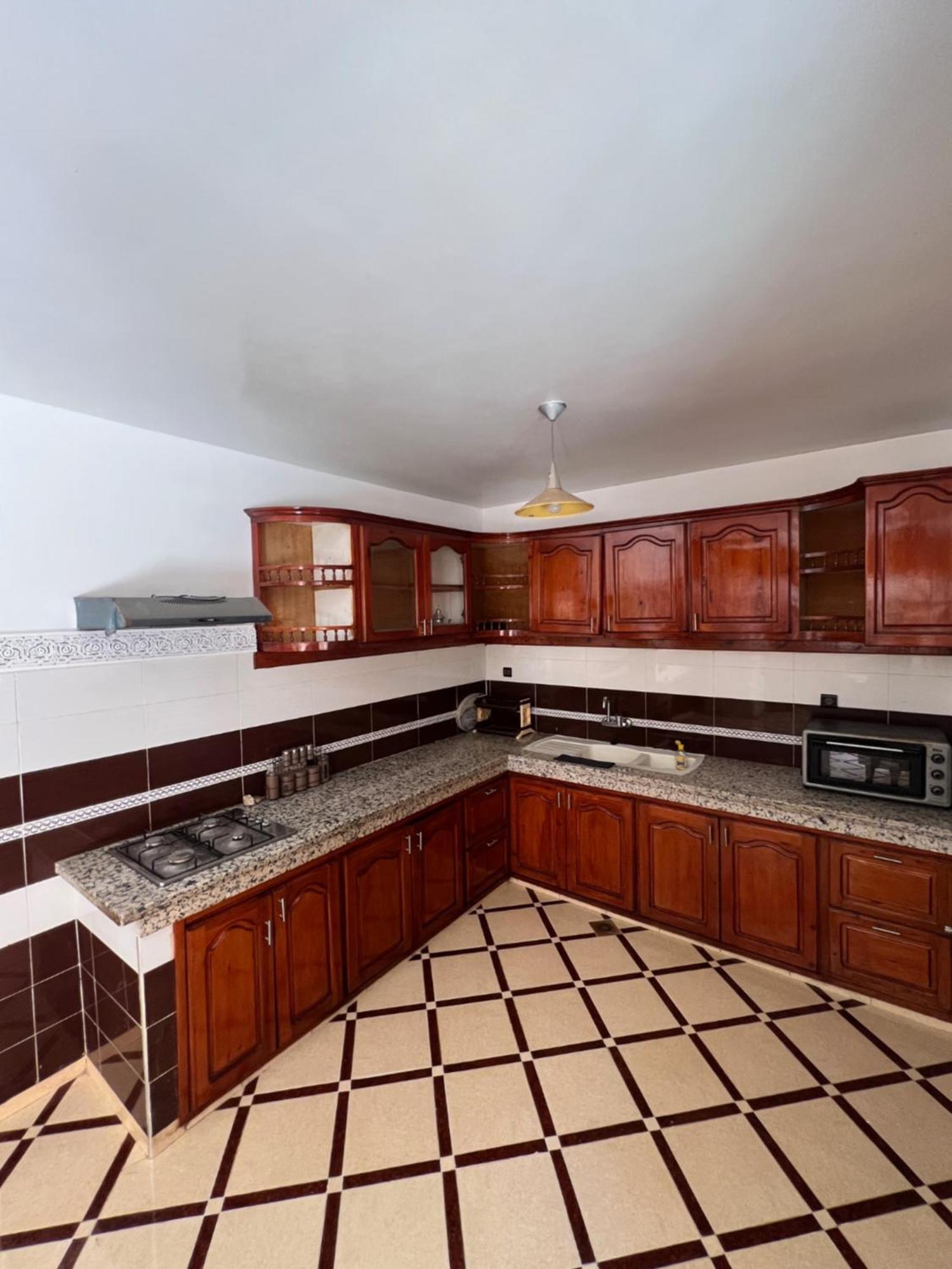 Apartment Spacieux Avec Cour Fleurie Et Hammam A Targa Marrakech *